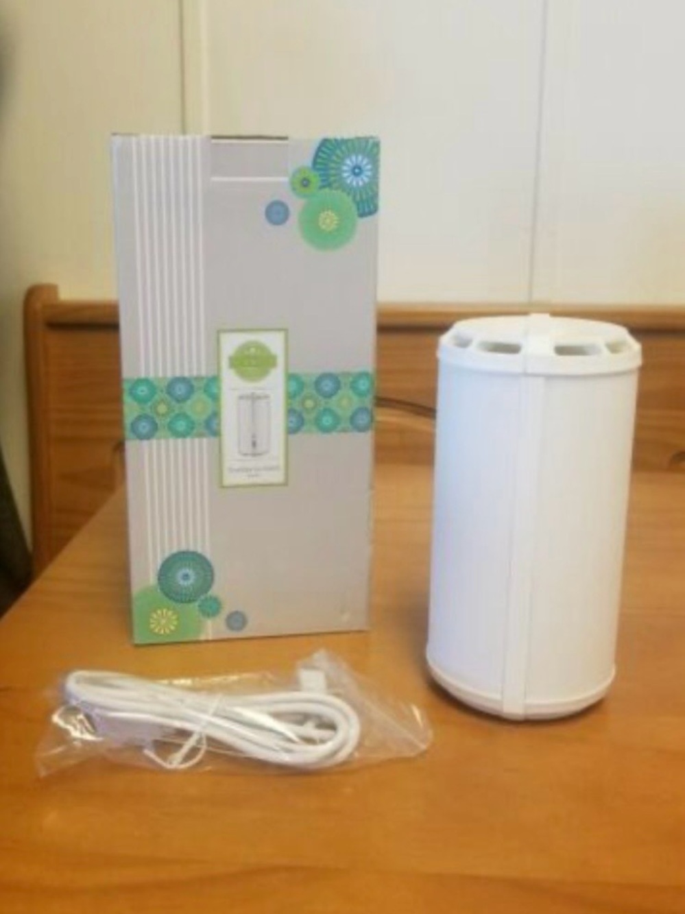 BNIB Scentsy Go Solid White Portable Diffuser